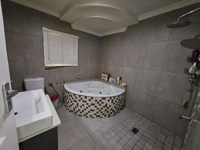 3 Bedroom Property for Sale in Newfields Western Cape